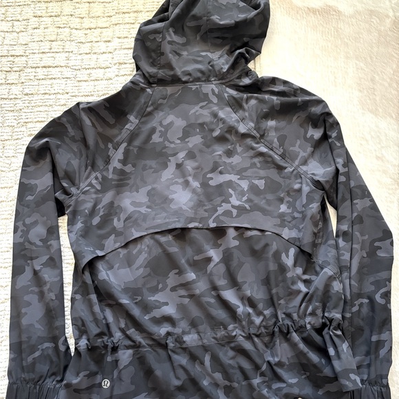Lululemon Pack It Up Jacket - Picture 2 of 4